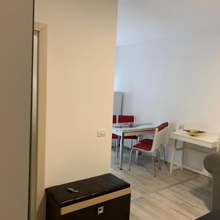 Apartament Cu 2 Camere Oradea Exterior foto
